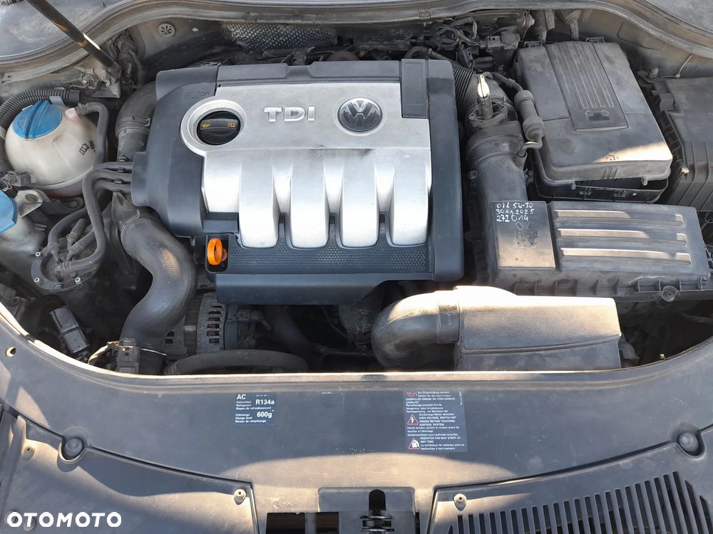Volkswagen Passat - 12
