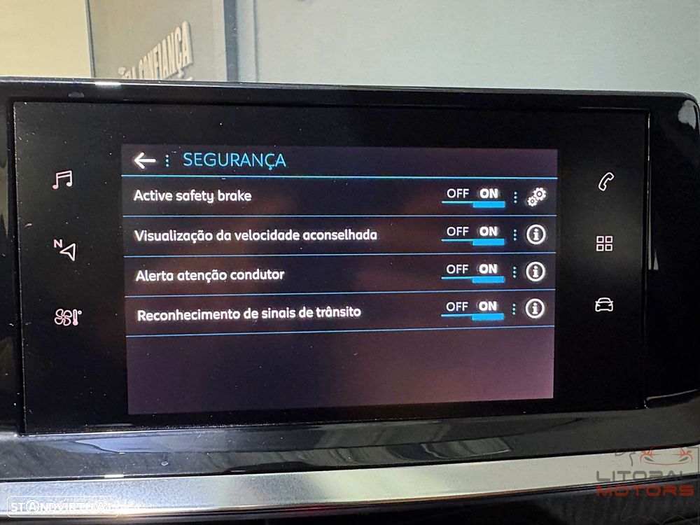 Peugeot 2008 1.2 PureTech Allure EAT8 - 34