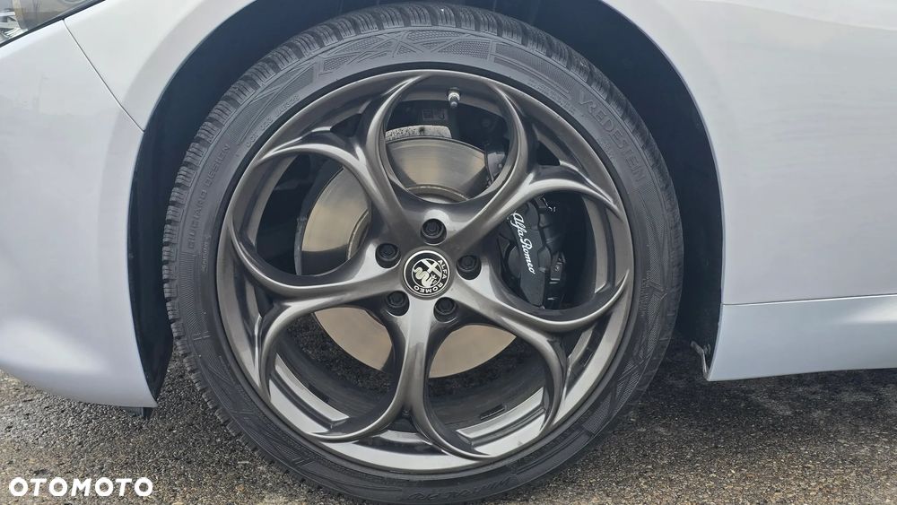Alfa Romeo Giulia 2.0 Turbo Veloce TI Q4 - 16