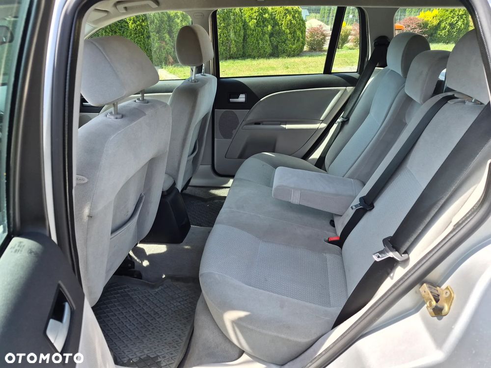 Ford Mondeo 2.5 V6 Ghia X - 15