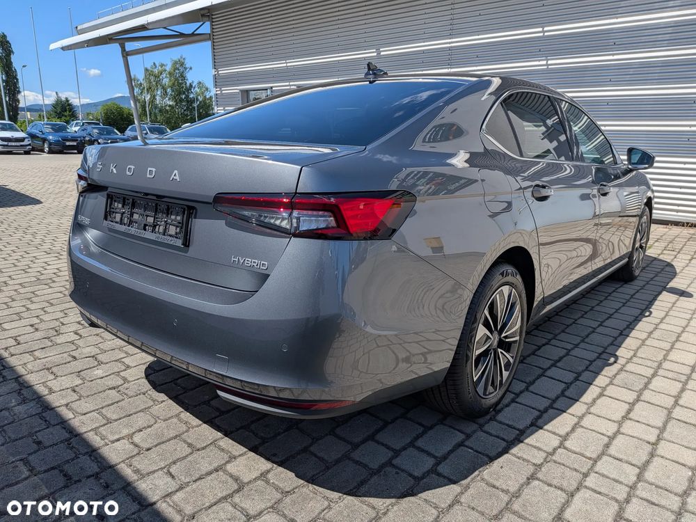 Skoda Superb 1.5 TSI mHEV Selection DSG - 12