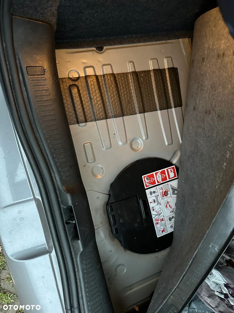 Renault Clio 1.2 16V Alize - 11