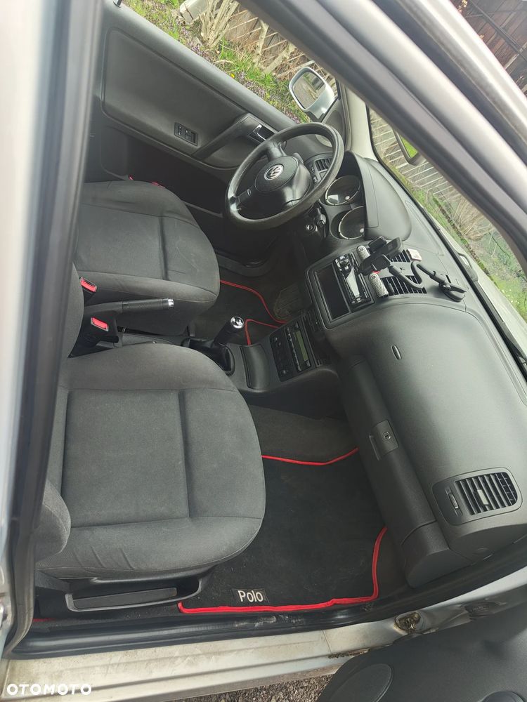 Volkswagen Polo 1.4 16V Comfortline - 12