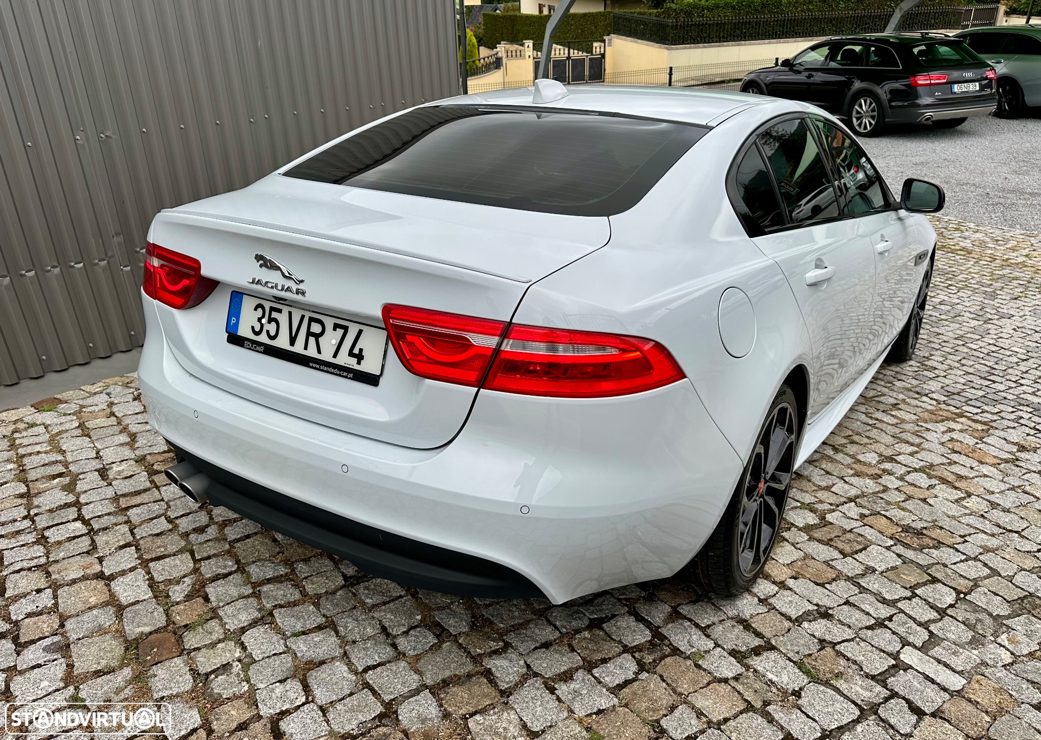 Jaguar XE 2.0 D R-Sport AWD Aut. - 17
