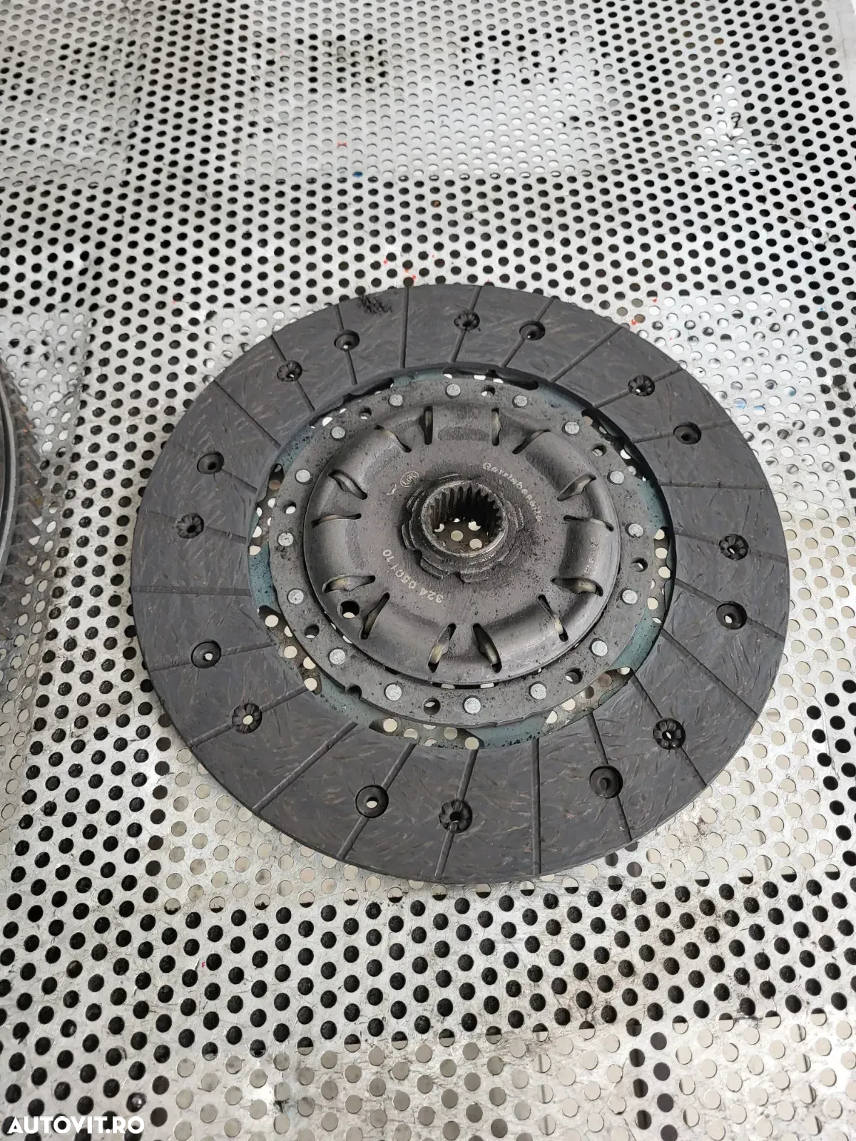 Kit Ambreiaj Volanta Masa Dubla Alfa Romeo 2.4 Jtd An 2005-2006-2007-2008-2009-2010-2011 Cod 4150422 - 4