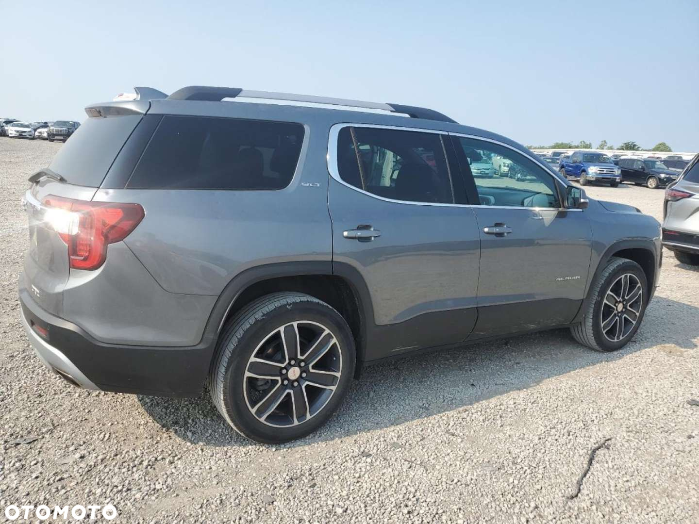GMC Acadia - 4