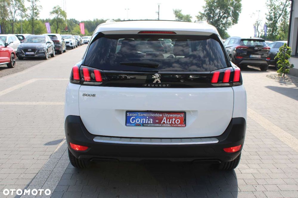 Peugeot 5008 - 5