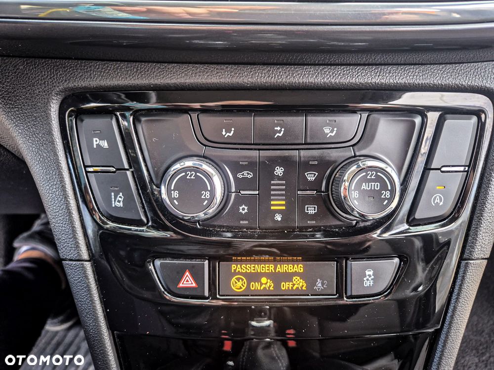 Opel Mokka X 1.4 T Design Line S&S - 30