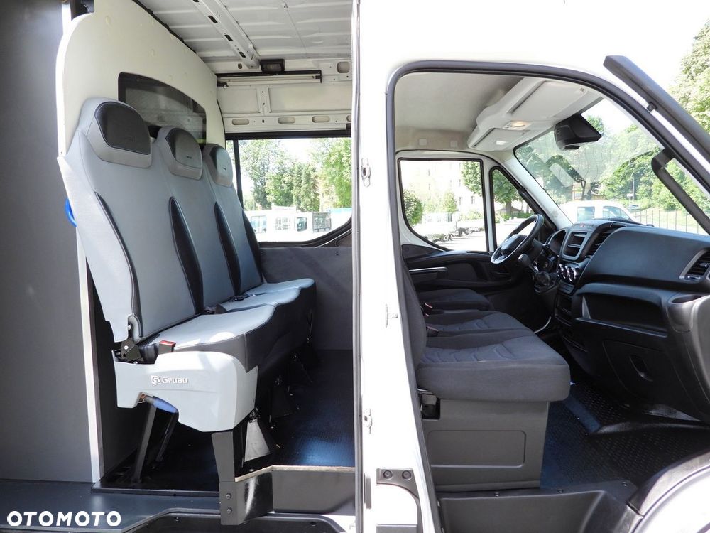 Iveco DAILY 35C16 FURGON BRYGADÓWKA 6 MIEJSC TEMPOMAT BLIŹNIACZE KOŁA KLIMATYZACJA  160KM - 34