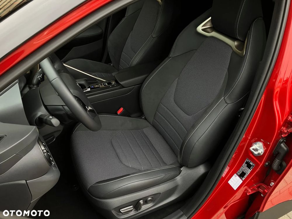 Toyota C-HR 2.0 PHEV Dynamic Force Executive - 38