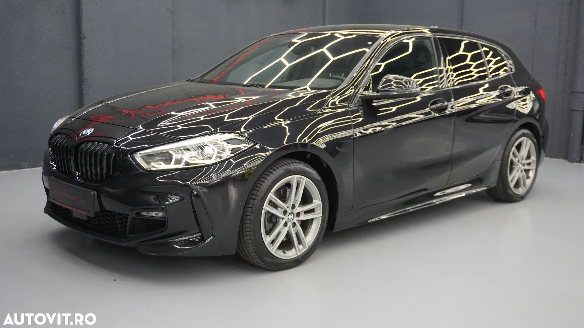 BMW Seria 1 118i Aut. M Sport - 32