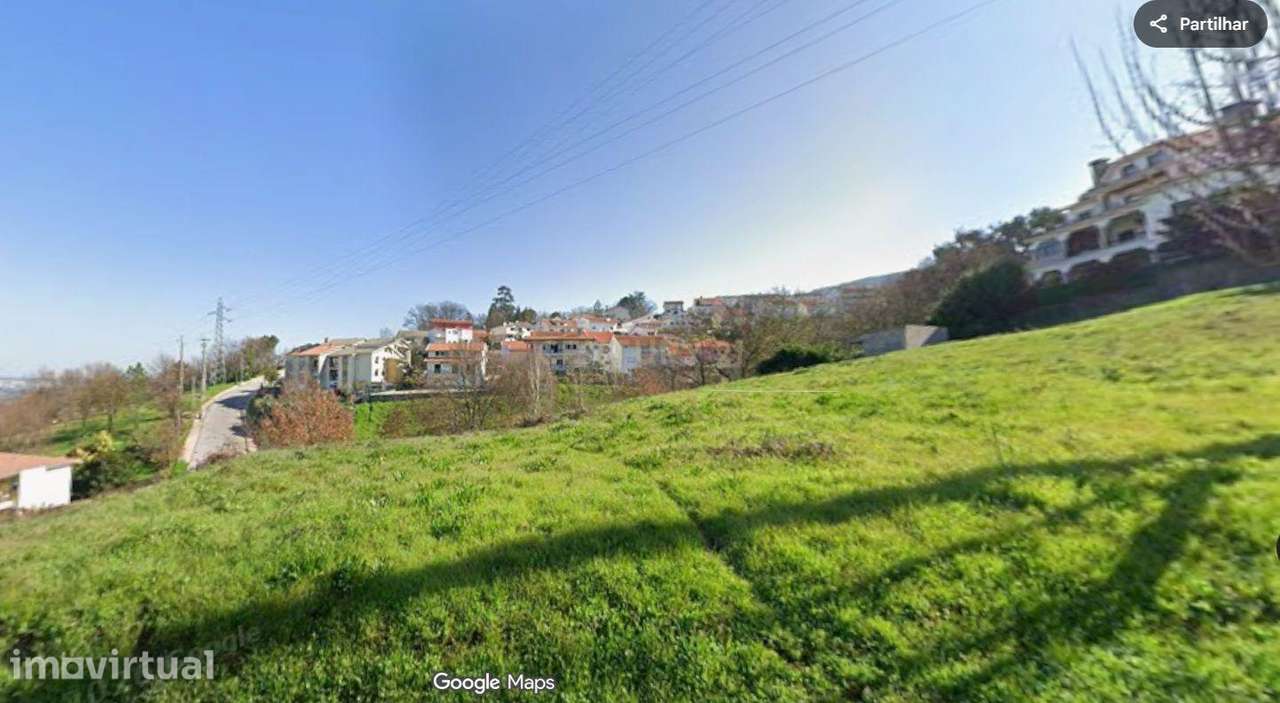 Terreno urbano com 1185 m2 com Vista Panorâmica em Seia, Guarda - Grande imagem: 2/2