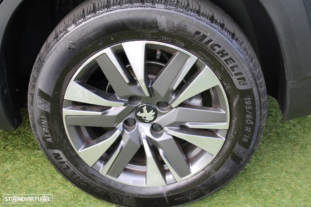 Peugeot 2008 PureTech 110 Stop&Start Allure - 40