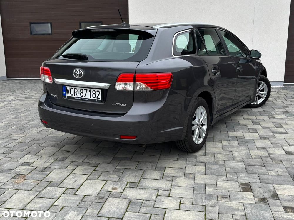 Toyota Avensis - 10