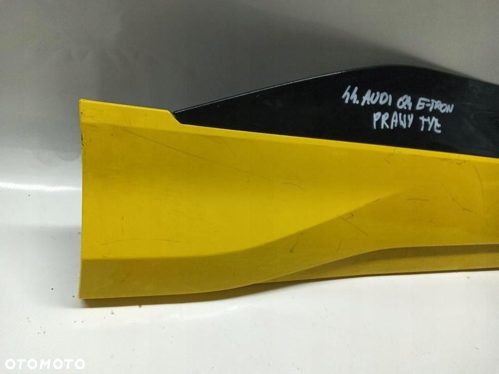 LISTWA DRZWI TYŁ TYLNA PRAWA AUDI Q4 E-TRON 89A853970 - 2