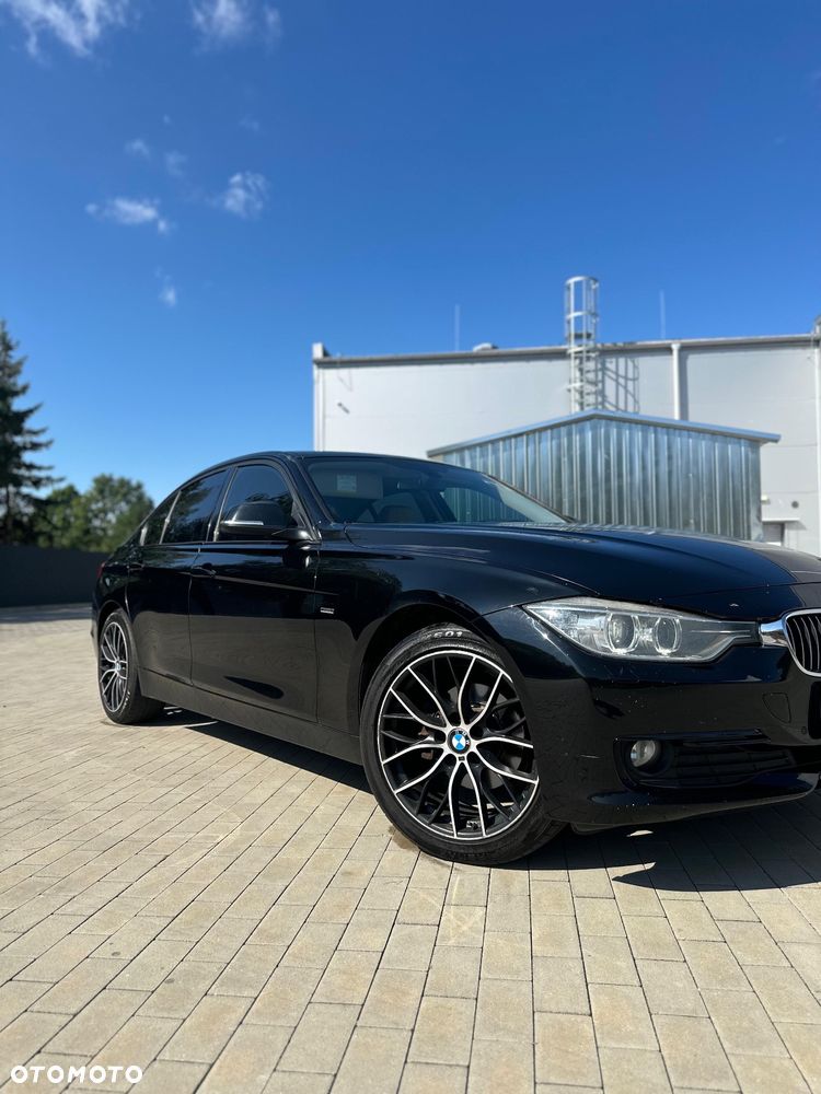 BMW Seria 3 318d Luxury Line - 3