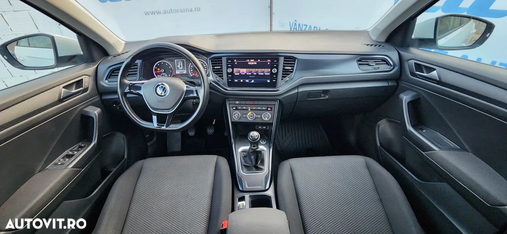Volkswagen T-Roc - 8