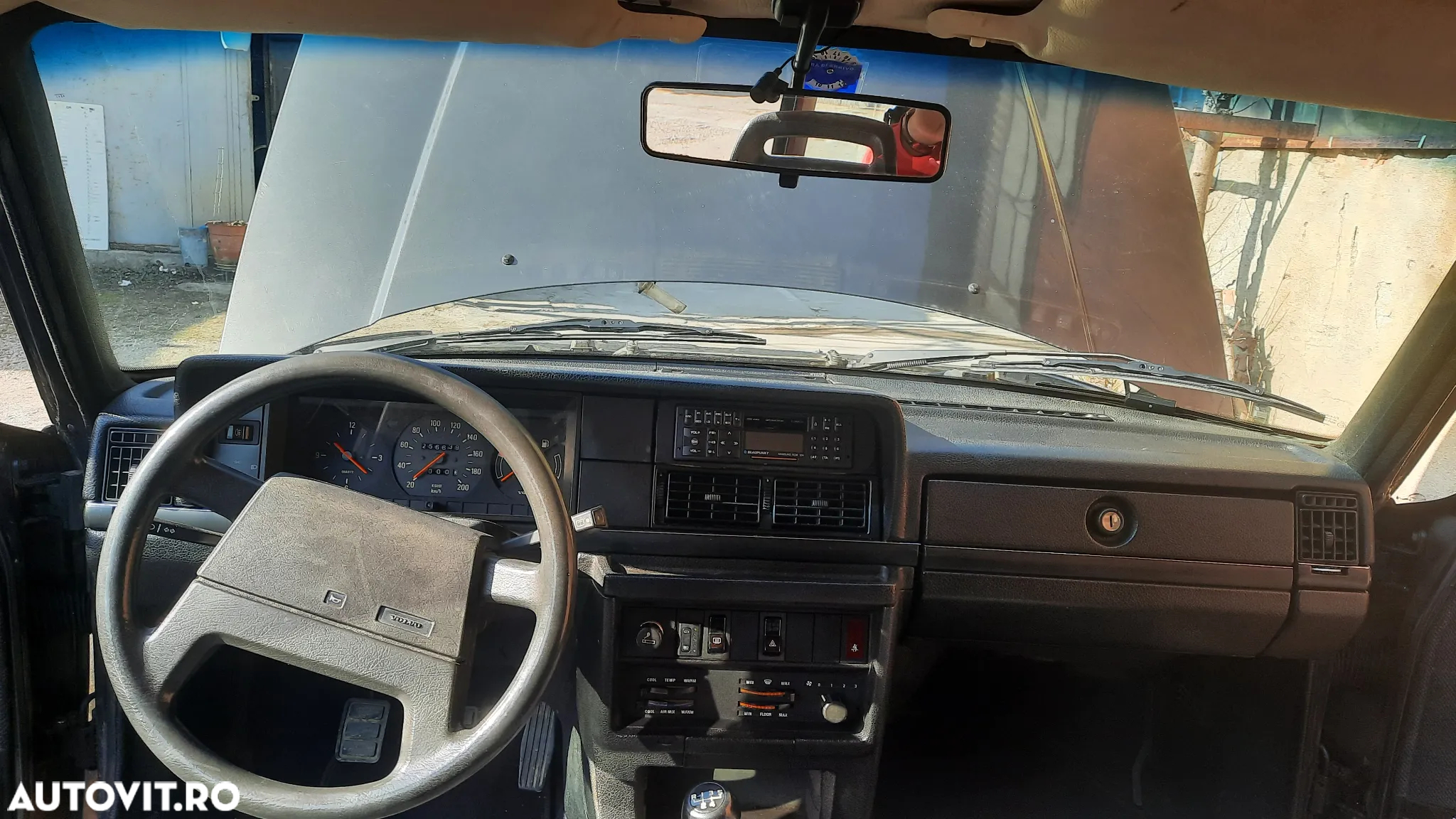 Volvo 240 - 6