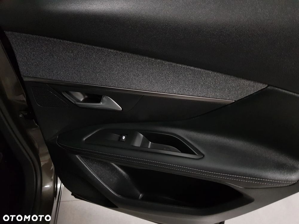 Peugeot 3008 BlueHDi 120 Stop & Start EAT6 Allure - 22