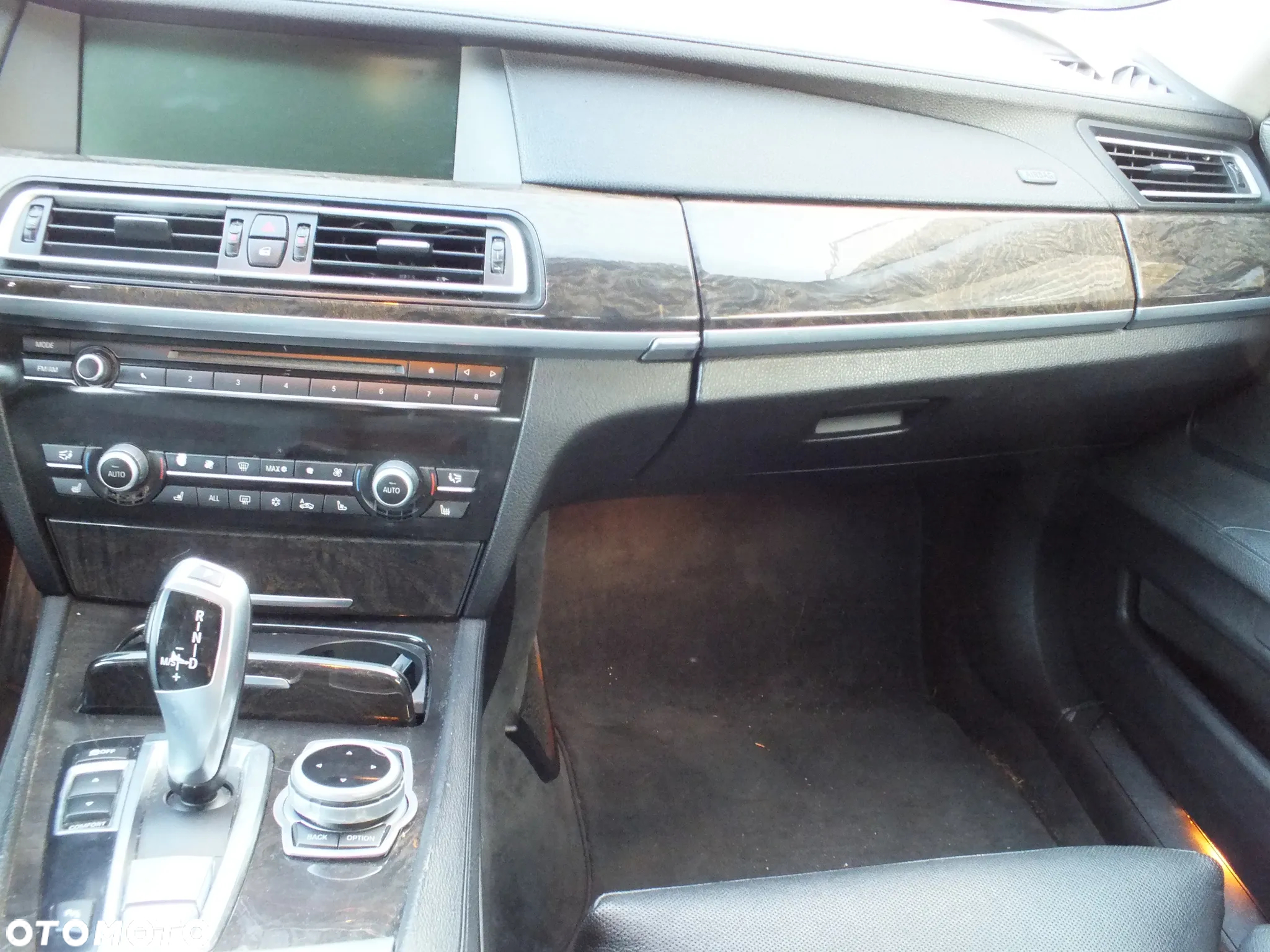BMW Seria 7 740Li - 14