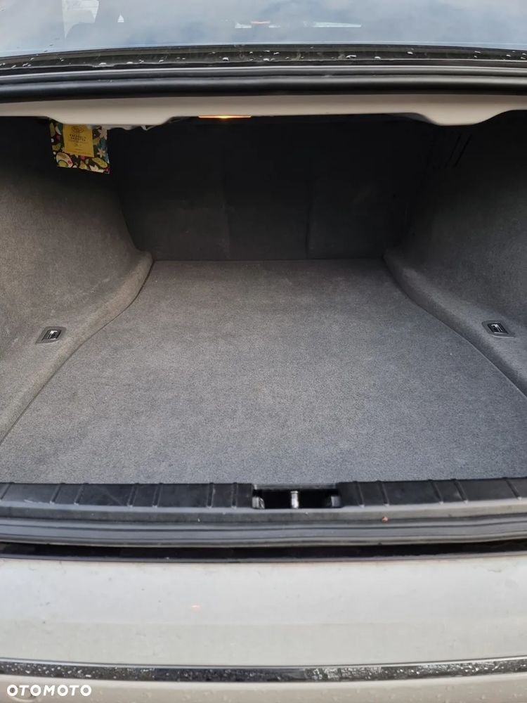 BMW Seria 7 740i - 11