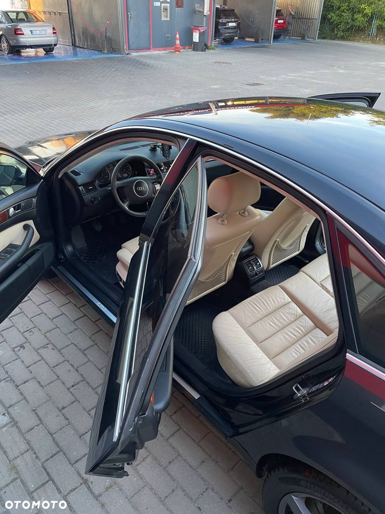 Audi A6 Avant 2.4 - 6