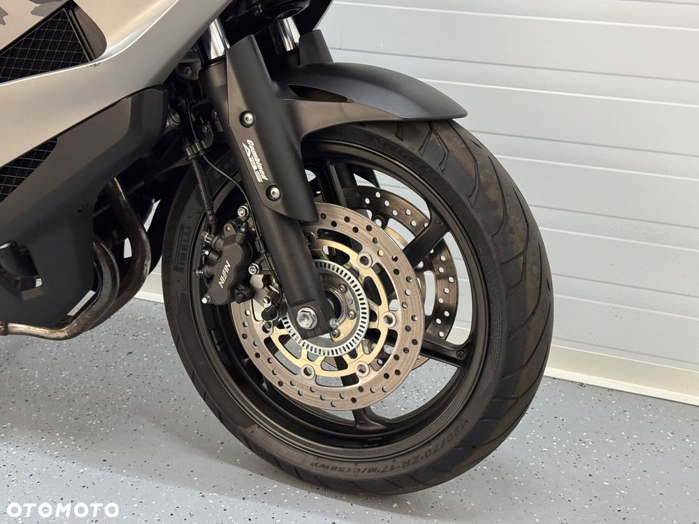 Honda VFR - 10