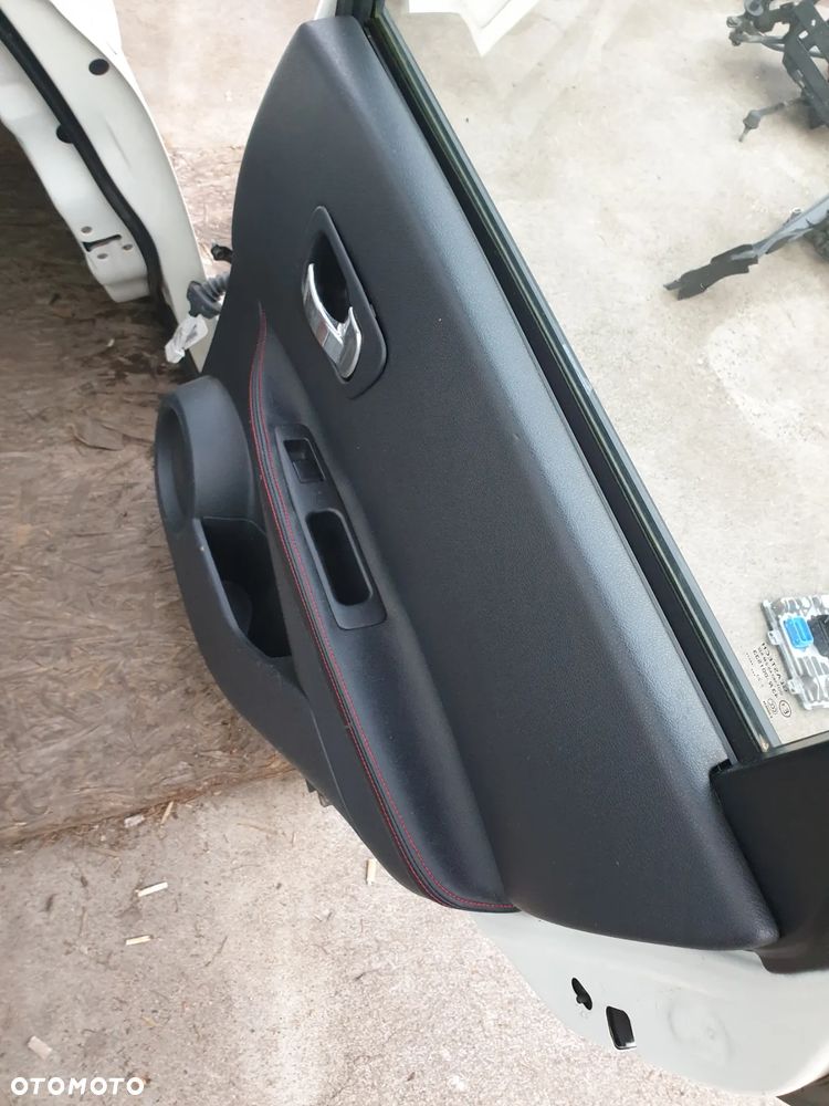 Drzwi Prawe Przód Tył Komplet Nissan Qashqai I J10 - 18