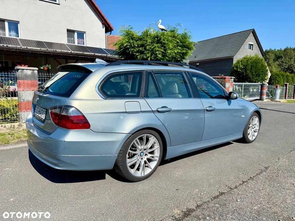 BMW Seria 3 325i Touring - 5