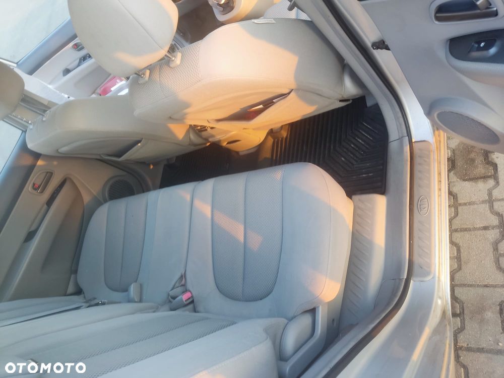 Kia Carens 2.0 CRDi EXpedition - 15