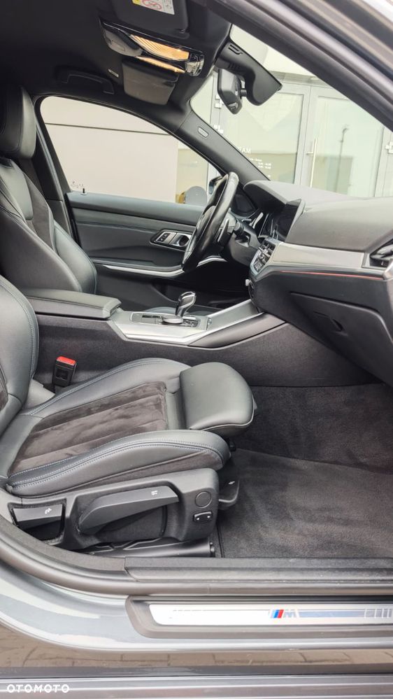 BMW Seria 3 320d xDrive Edition M Sport Shadow - 24