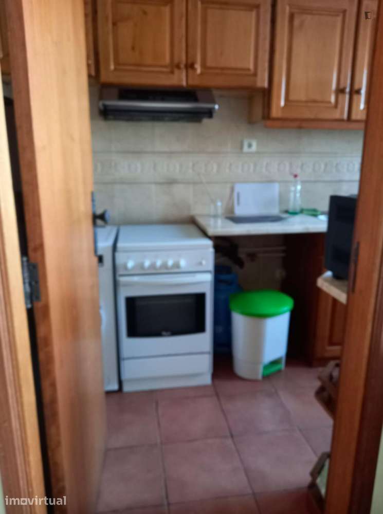 Quarto - localizado em Baixa de Santa Clara Coimbra - Grande imagem: 3/9