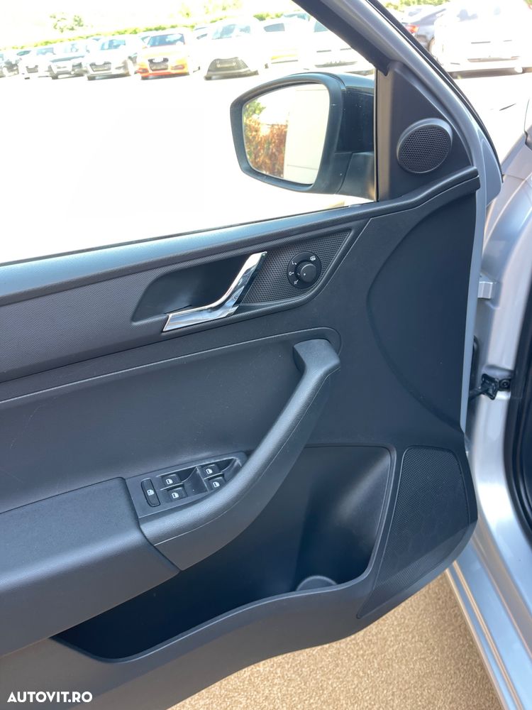 Skoda RAPID 1.2 TSI Ambition - 32