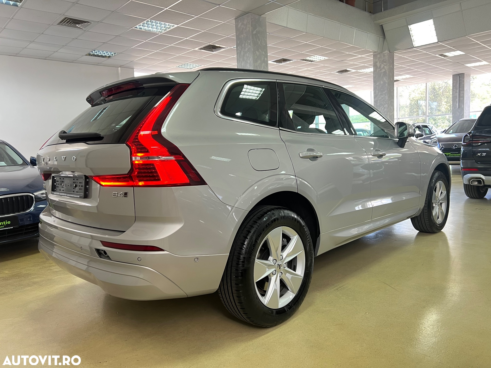 Volvo XC 60 B4 D AWD Geartronic Momentum Pro - 10
