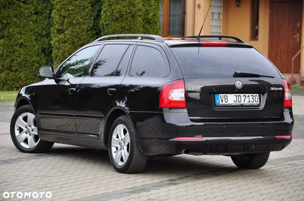 Skoda Octavia 1.6 TDI DPF DSG Elegance - 21