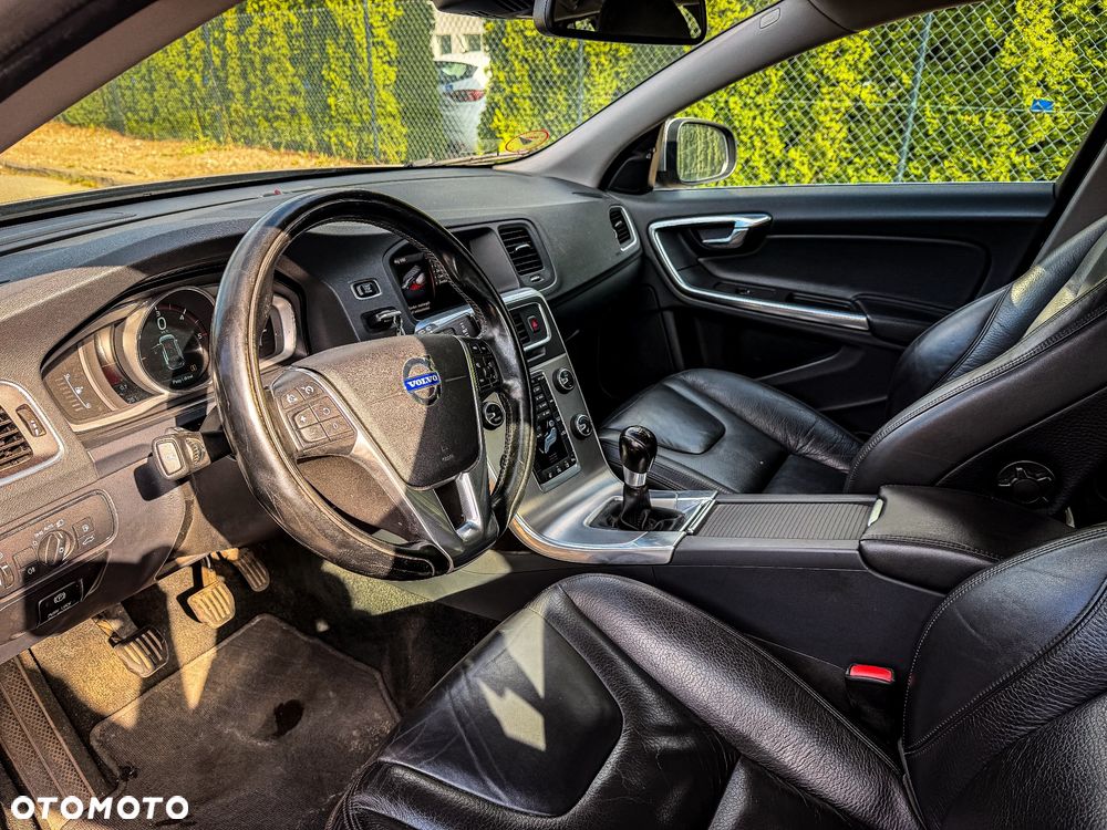 Volvo V60 D3 Momentum - 24