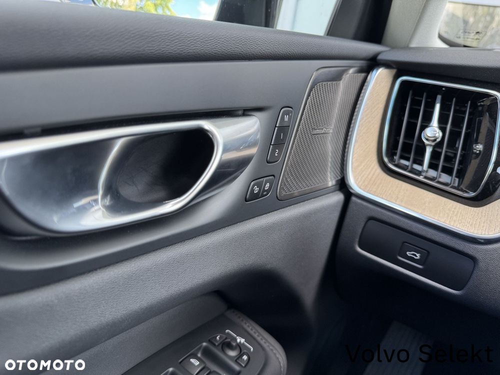 Volvo XC 60 - 21