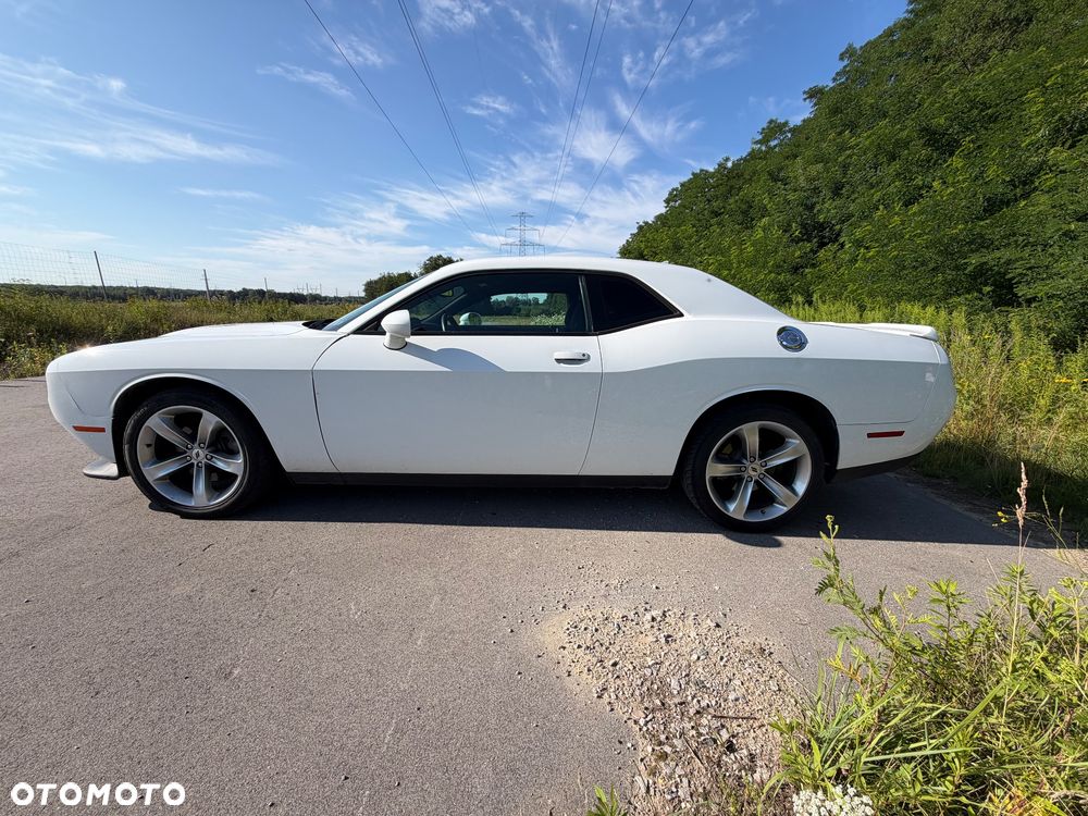 Dodge Challenger - 2