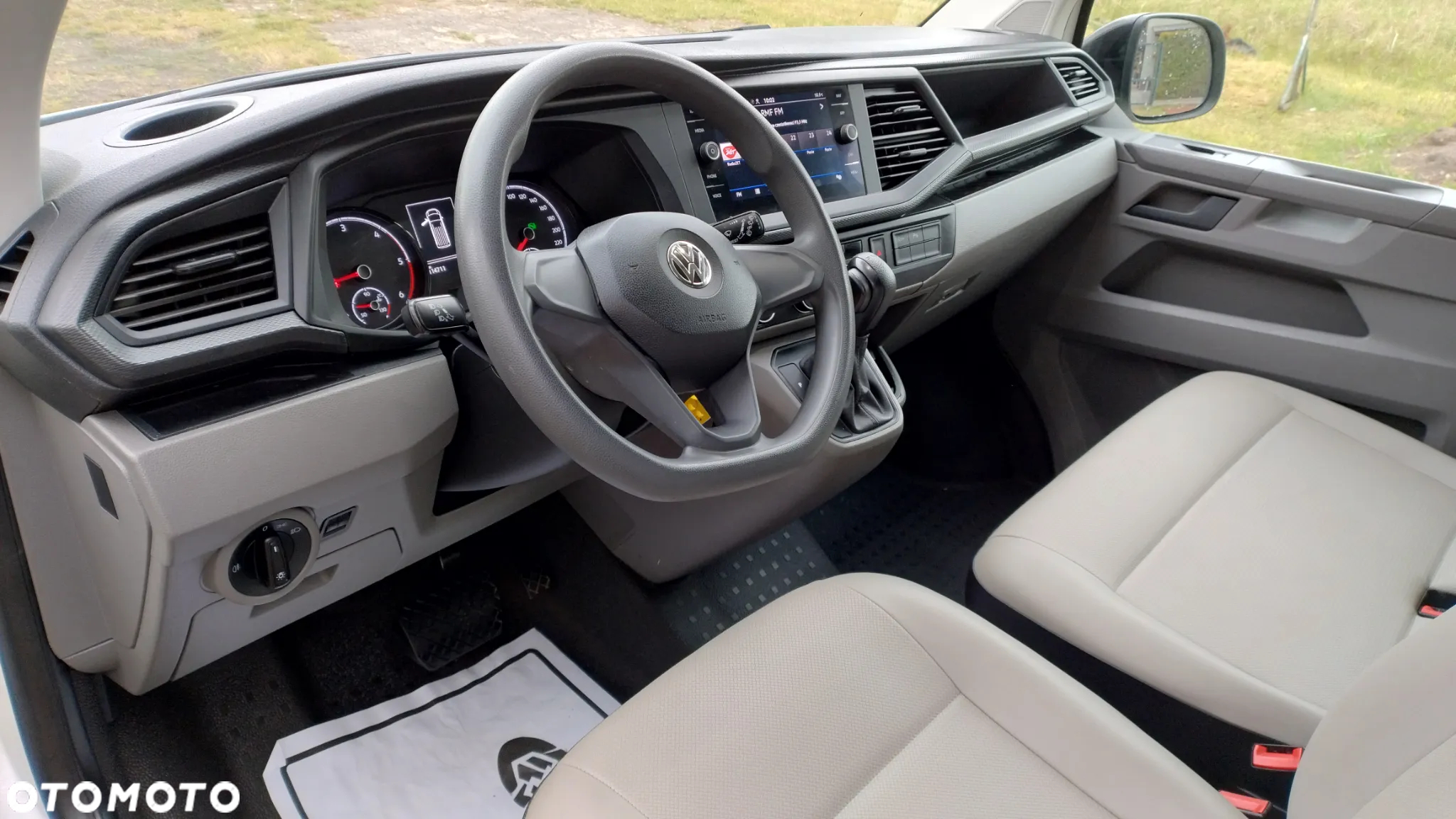 Volkswagen Transporter Caravelle DSG Kurz Trendline - 11
