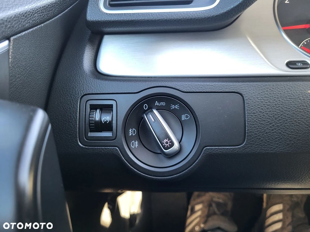 Volkswagen Passat 2.0 TDI Highline DSG - 18