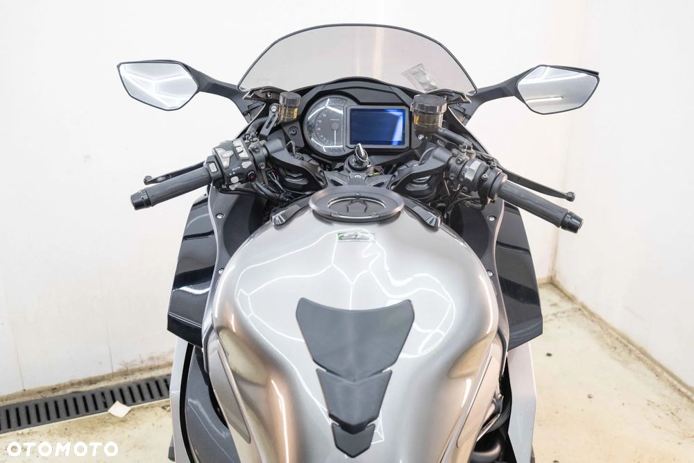 Kawasaki Ninja H2 SX - 24