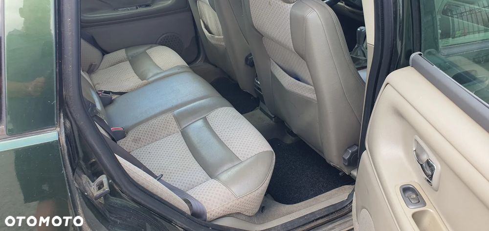 Volvo V70 2.4 - 25