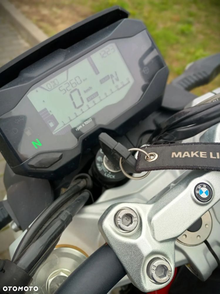 BMW G - 8