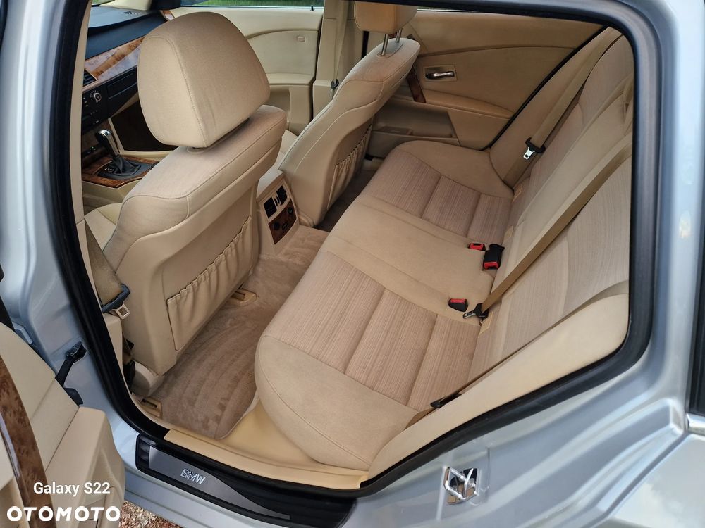BMW Seria 5 525d - 15