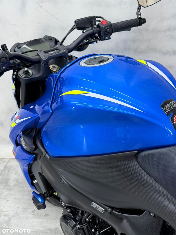 Suzuki GSX 1000 - 16