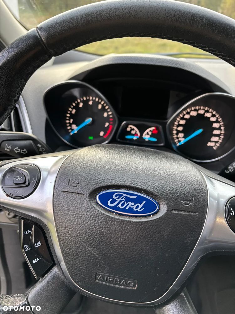 Ford Kuga 1.6 EcoBoost 2x4 Titanium - 16