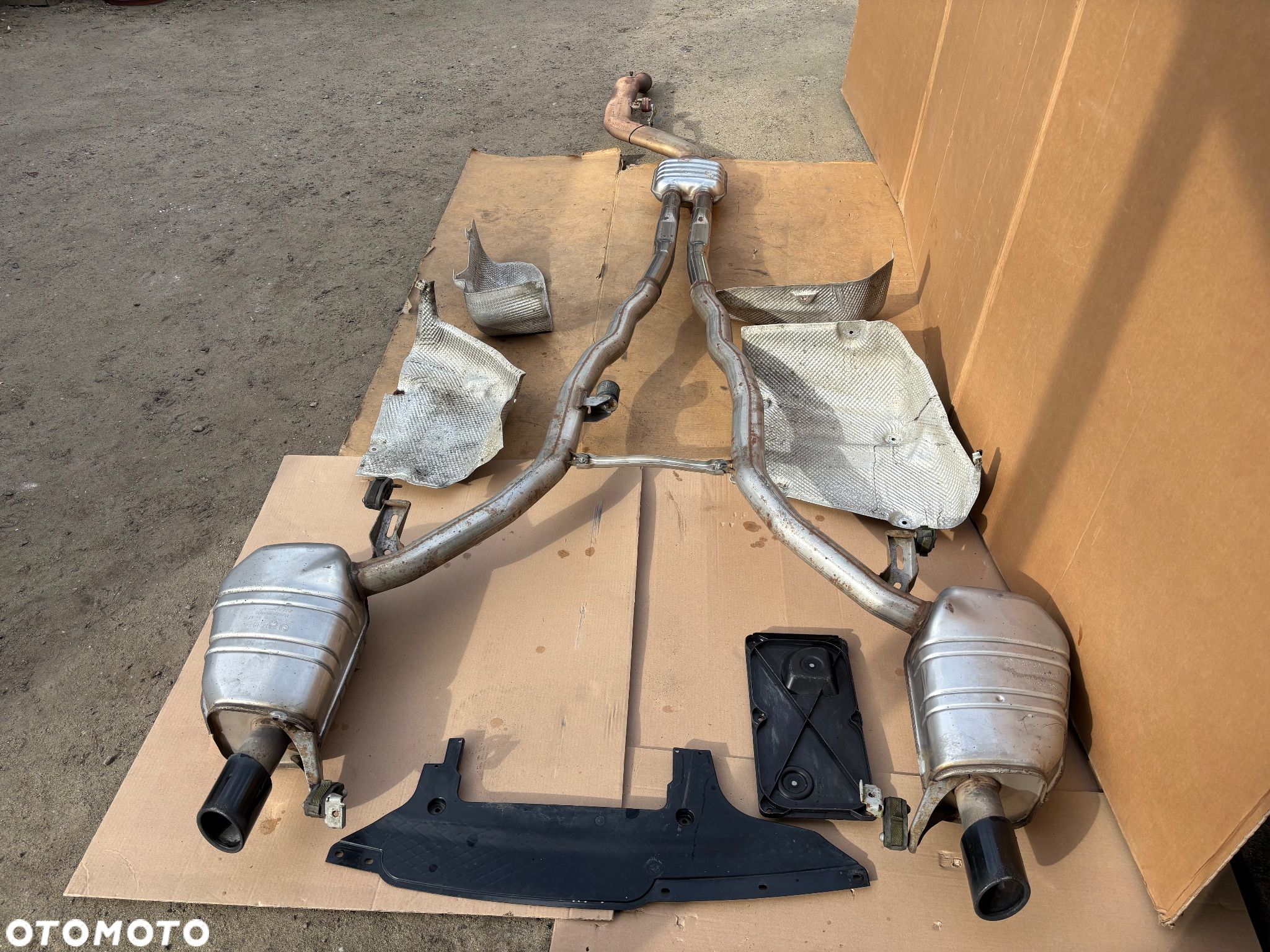 Bmw 5 F10 F11 535d Oryginalny Kompletny Wydech Tłumik Końcowy Środkowy Końcówki Wydechu Osłona Termiczna Zaślepka Schowka 7807103 7207269 7207270 7193500 7314091 8049236 7812394 7812397 7193499 Rura Wydechu Dwie Końcówki - 1