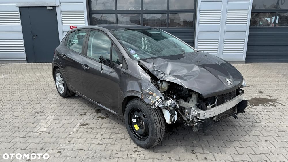 Peugeot 208 - 2
