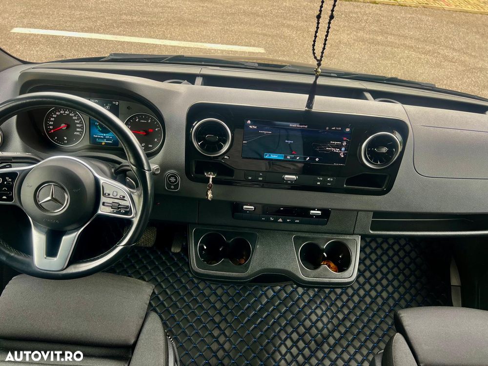 Mercedes-Benz Sprinter - 10