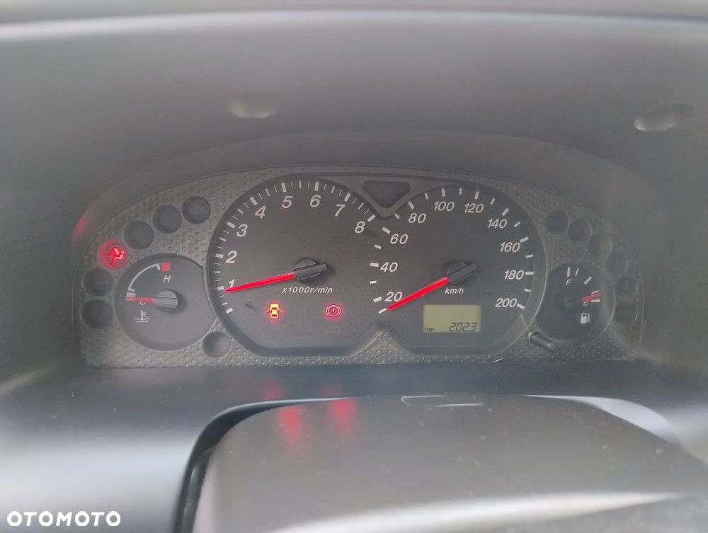 Mazda Tribute 4x4 Comfort - 2